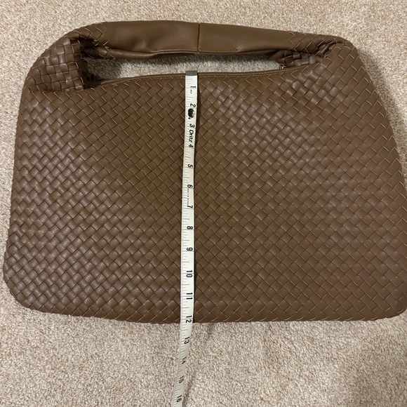 Tiffany & Fred Paris Elegant Brown Woven Tote - Picture 3 of 16